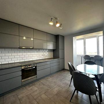 Видова 3 кім квартира з ремонтом