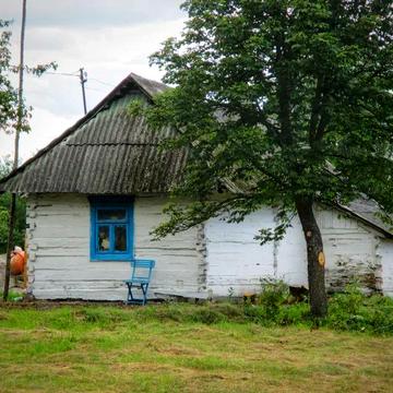 Продам деревяний будинок в селі майдан