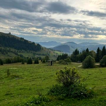 Красник, Верховинський, Івано-Франківська область 80000.0 USD