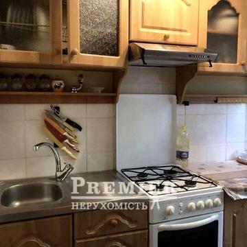 Продам 3 кімнатну у Пересіпскому районі з ремонтом.