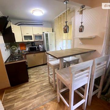 Довгострокова оренда 1к Квартира Братів Дужих (Комарова) вулиця