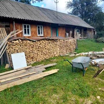 Будиночок с. Ясениця -Замкова