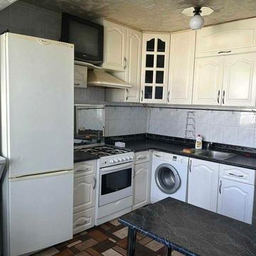 Сдам 2-ух комнатную квартиру на Оболонской площади,3. Метро рядом!