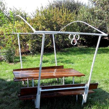 Продам 2-х поверехову цегляну дачу на березі водосховища