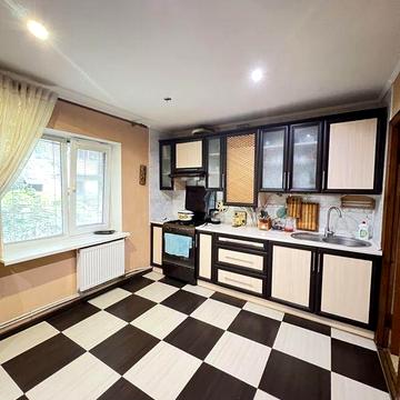 В продажу 4 к к в Варварівці з косметичним ремонтом