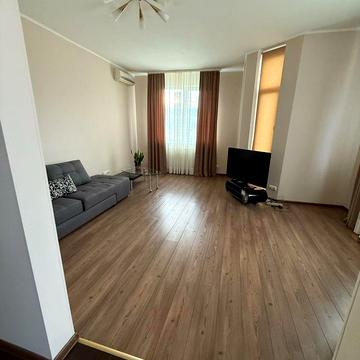 Володимира Івасюка просп. (Героїв Сталінграду), 6-А