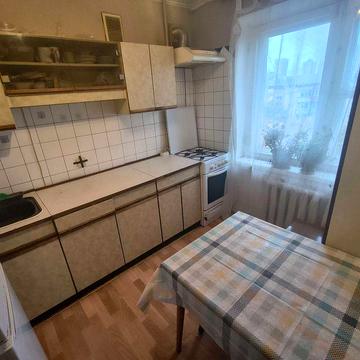 2К. Дегтяревская 6, (м. Лукьяновка) 12000