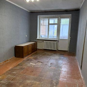 Богдана Хмельницького вул., 17