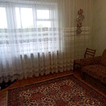 Павла Тичини вул., 11