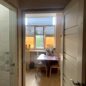 Продаж 2 кімнатної  квартири сталінка метро ХТЗ