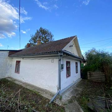 Продам частину будинку в центрі Гощі