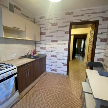 Гагаріна вул., 1