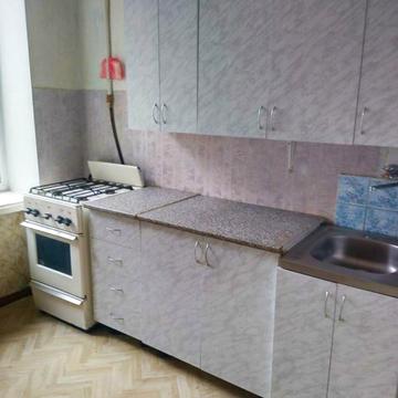 Черняховського вул., 12