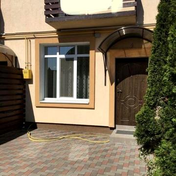 Таунхаус під єОселю, в центрі Вишневого газифікований таунхаус