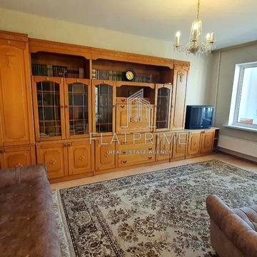Ревуцького вул., 7