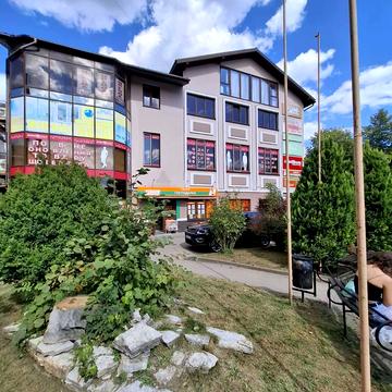 Івана Франка вул., 1