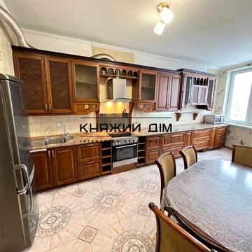Митрополита Андрея Шептицького вул. (Анатолія Луначарського), 10