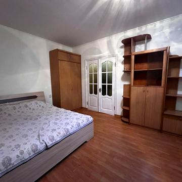 Захисників України вул. (1-го Травня), 6б