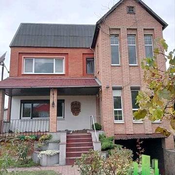 Будинок на ділянці 7 соток. Вулиця Добровольчих батальйонів