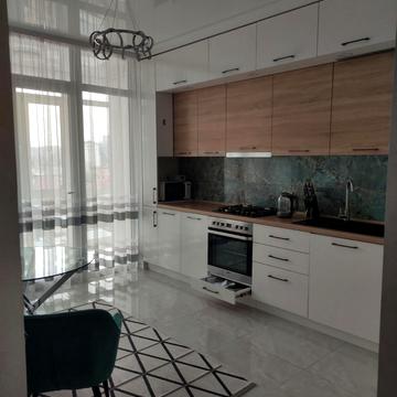 Струмок вул., 4