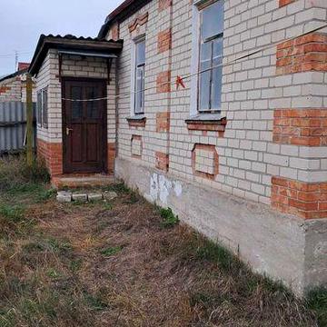 Продаж будинку в найближчому передмісті