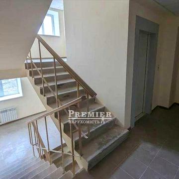 Продам квартиру 3-комнатную .В зданом доме.