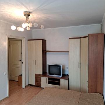 Європейського Союзу просп. (Правди), 70-Б