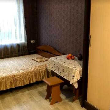 Добровольців вул., 5