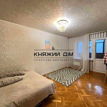 Без комісії .Продаж 3 кімнатна квартира м. Осокорки КОД 21146627