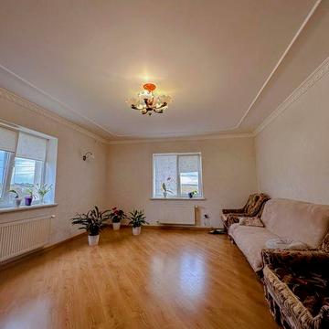 Новий будинок в зручній локації поблизу Рівного, Червоні Гори