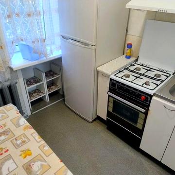 СДАМ 1комнатную гостинку Лузановка
