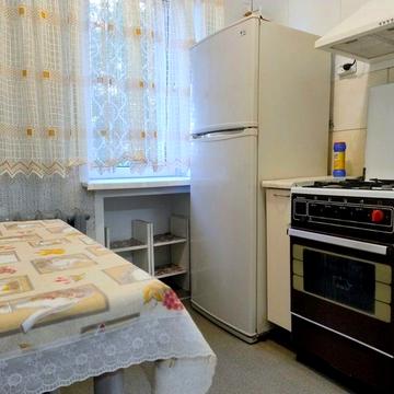 СДАМ 1комнатную гостинку Лузановка