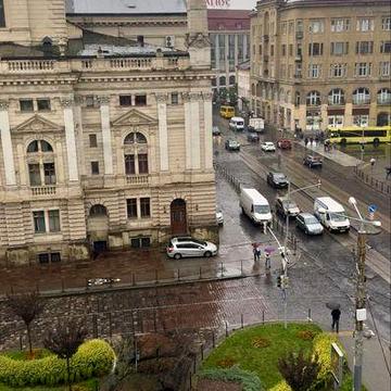 Продаж квартири 83 м2 з неймовірним краєвидом на Оперний театр