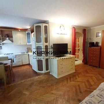 Продам 2-х. кому. в центрі  метро Палац України. Код: 21140883