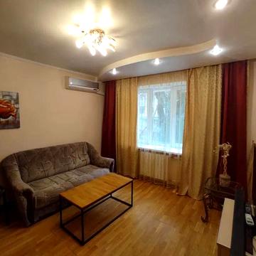 Рибальська вул., 8