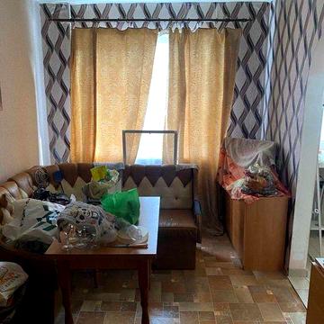 продам 4-х кімнатну квартиру