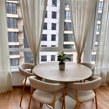 Продаж 2 кімнатної квартири з якісним ремонтом на Виставці