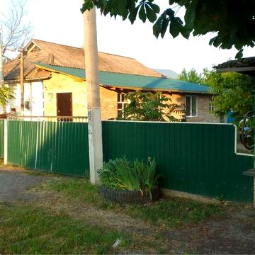 Продається хата біля річки