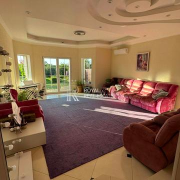 Центральна вул.