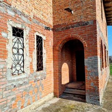 Продам будинок 180 кв. з  ділянкою 25сот по ціні квартири.