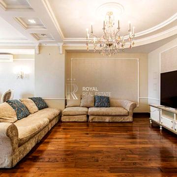 Оренда 4-кімнатної елітної квартири з панорамним видом, центр Києва