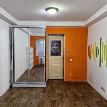 До метро Лісова пішки! Санвузли і кухня зроблені! На вікнах ролети!