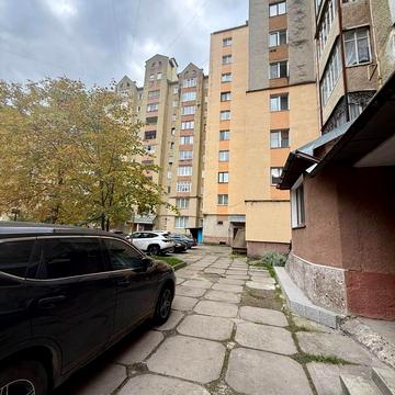Південний бульв., 44