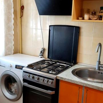 Нескорених вул., 33е