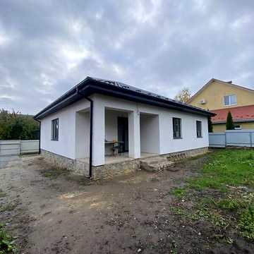 Продаж 3к Дім Миру вулиця