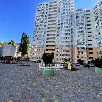 Велика 2-х кімнатна квартира в новому ЖК на Костанді