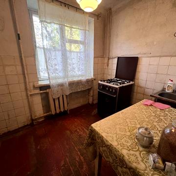 3 кімн квартира по вул Небесноі Сотні , можливо під бізнес