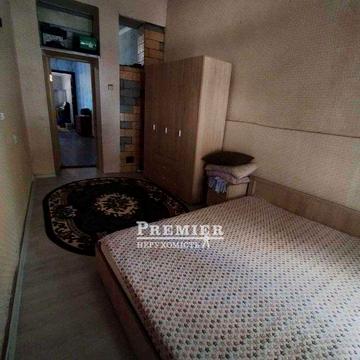 Продам трикімнатну квартиру на Пішонівській