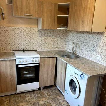 продаж 1 кімнатної квартири на 2 поверсі Попова