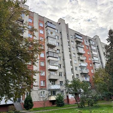 Без комісії 4-к квартира у цегляному будинку + кладова 6 м²